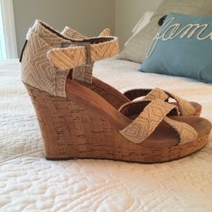 TOM’S Wedges size 6